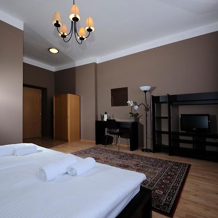 Hotel Zlata Stika Pardubice Exterior photo